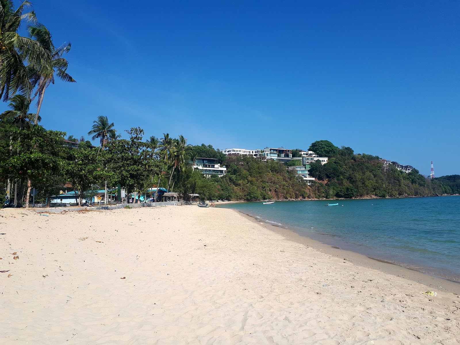 Foto van Ao Yon Beach en de nederzetting