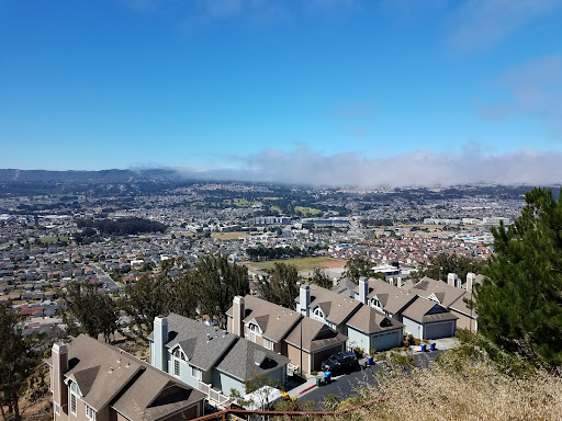 South San Francisco Sign Hill Trailhead