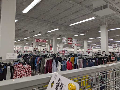 Clothing Store «Burlington Coat Factory», reviews and photos, 3333 N State Rd 7, Lauderdale Lakes, FL 33319, USA