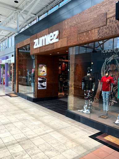 Zumiez, 1201 Boston Post Rd #2031, Milford, CT 06460, USA, 