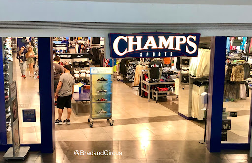 Champs Sports, 5 Woodfield Mall D-101, Schaumburg, IL 60173, USA, 