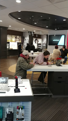 Cell Phone Store «Verizon», reviews and photos, 2411 David H McLeod Blvd, Florence, SC 29501, USA