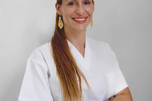 Dr Raquel Lima | Clinique La Prairie Centre d`excellence dentaire image