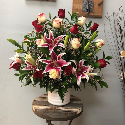 Florist «J & J Flowers and Gifts Shop», reviews and photos, 8366 Pines Blvd, Pembroke Pines, FL 33024, USA