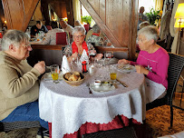 Atmosphère du Restaurant français Auberge de l'Ecluse à Cours-les-Barres - n°4