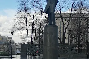Lermontov Square image
