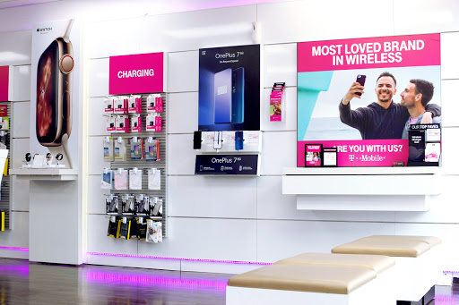 Cell Phone Store «T-Mobile», reviews and photos, 8303 Hwy 6 N, Houston, TX 77095, USA