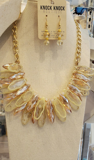 Jewelry Store «Knock Knock Boutique», reviews and photos, 110 W Chocolate Ave, Hershey, PA 17033, USA