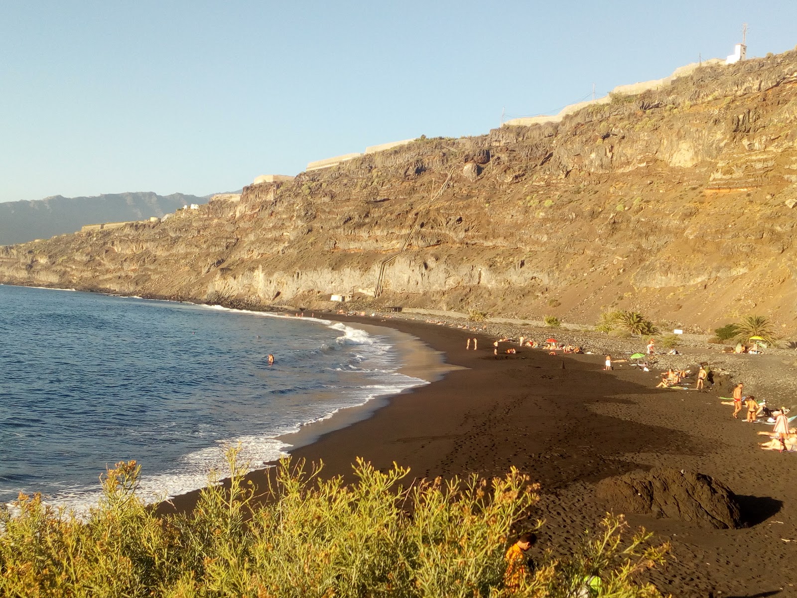 Foto de Playa Los Guirres - lugar popular entre los conocedores del relax
