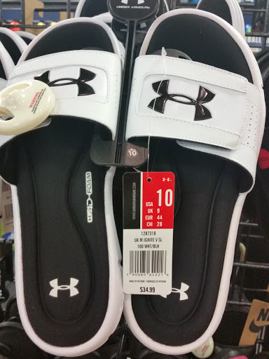 Sporting Goods Store «Big 5 Sporting Goods - Factoria», reviews and photos, 4055 Factoria Blvd SE, Bellevue, WA 98006, USA