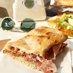 Photo n°1 de l'avis de costas.e fait le 31/10/2022 à 18:47 sur le  Bono Bottega Nostrana - Piazza Di Spagna à Rome