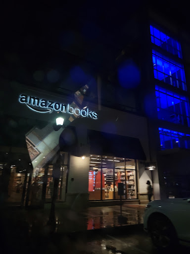 Electronics Store «Amazon Books», reviews and photos, 246 Legacy Pl, Dedham, MA 02026, USA