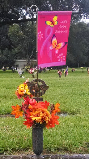 Cemetery «Osceola Memory Gardens - Funeral Homes, Cemetery & Crematory», reviews and photos, 1717 Old Boggy Creek Rd, Kissimmee, FL 34744, USA