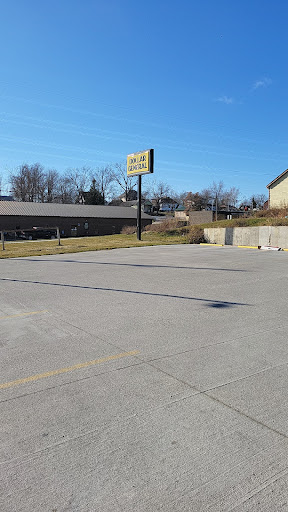 Home Goods Store «Dollar General», reviews and photos, 315 N Main St, Sigourney, IA 52591, USA