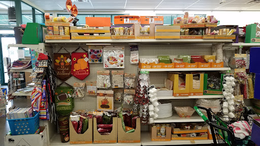Dollar Store «Dollar Tree», reviews and photos, 1005 Stevenson Ave, Enumclaw, WA 98022, USA