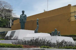 Plaza de la Democracia y de la Abolición del Ejército image