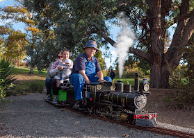 Keirunga Park Railway runs 1st and 3rd Sunday of every month 11am to 4pm