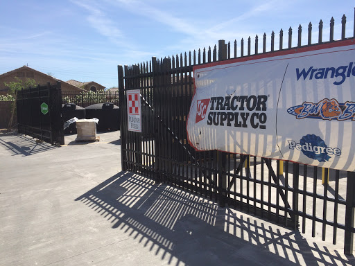 Home Improvement Store «Tractor Supply Co.», reviews and photos, 17130 E Shea Blvd, Fountain Hills, AZ 85268, USA