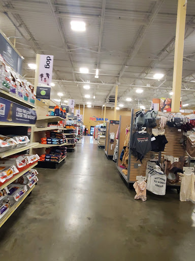 Pet Supply Store «PetSmart», reviews and photos, 2784 Wilma Rudolph Blvd, Clarksville, TN 37040, USA