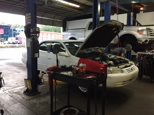 Auto Repair Shop «15th Street Automotive», reviews and photos, 116 10th St SE, Puyallup, WA 98372, USA