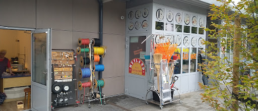 Metland - sklep metalowy. Śruby, wkręty, gwoździe, okucia, zamki, narzędzia ręczne