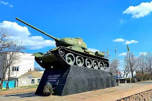 Monument to the tanks-liberators image