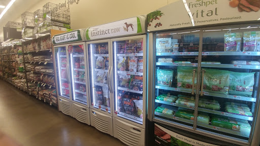 Pet Supply Store «Pet Supplies Plus», reviews and photos, 3200 E Agency St #200, Burlington, IA 52601, USA