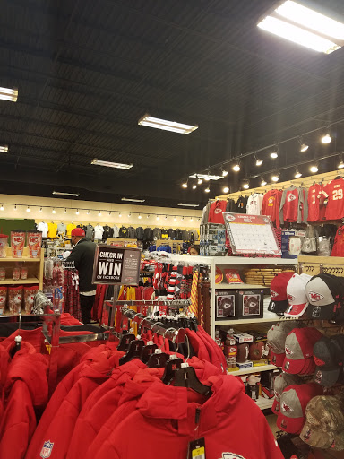 Sportswear Store «Rally House Boardwalk», reviews and photos, 8650 N Boardwalk Ave, Kansas City, MO 64154, USA