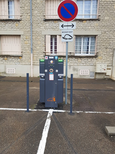Borne de recharge de véhicules électriques SDE Aube Charging Station Sainte-Savine