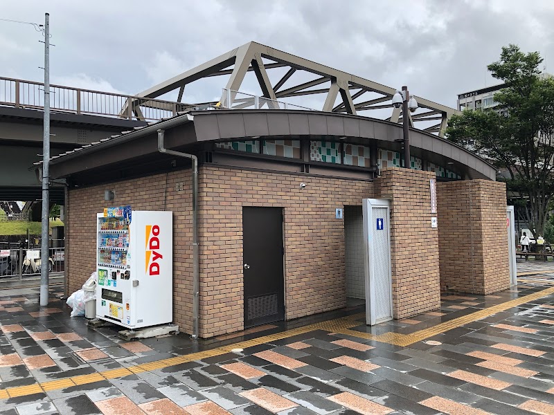 公衆トイレ(甲府駅北口広場)