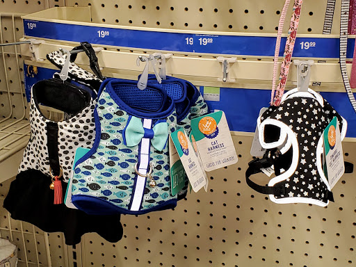 Pet Supply Store «PetSmart», reviews and photos, 5812 Youngstown Warren Rd, Niles, OH 44446, USA