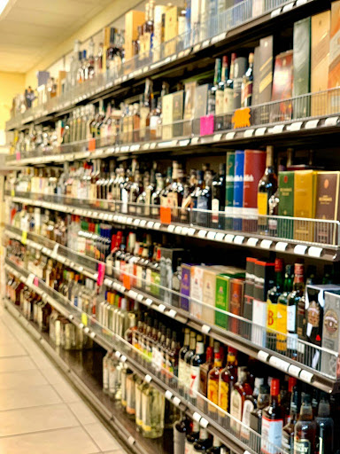 Liquor Store «The Red Barn Liquor», reviews and photos, 1760 W 6th St #101, Corona, CA 92882, USA