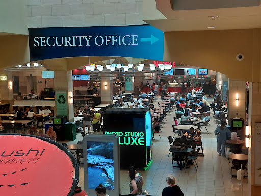 Shopping Mall «Queens Center», reviews and photos, 90-15 Queens Blvd, Elmhurst, NY 11373, USA