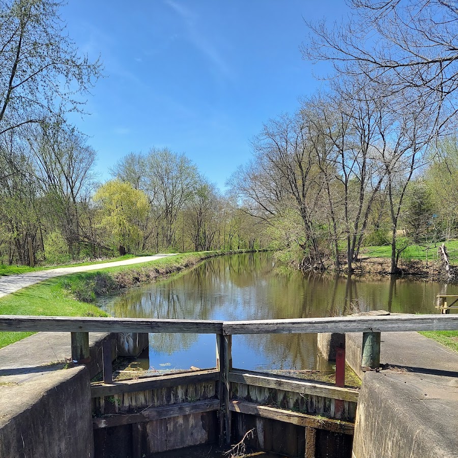 Canal Lock 4 Trailhead