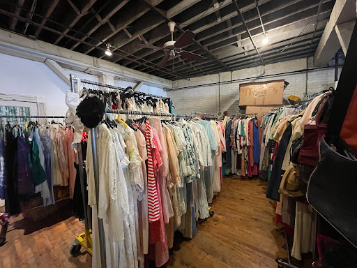 Wholesaler «Pixel 19 Vintage Clothing LLC», reviews and photos, 211 Klotter Ave, Cincinnati, OH 45219, USA