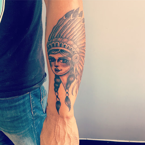 Tattoo Shop «El Clasico Tattoo», reviews and photos, 1610 Sunset Blvd, Los Angeles, CA 90026, USA