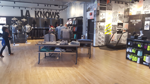 Clothing Store «Nike The Grove», reviews and photos, 189 The Grove Dr, Los Angeles, CA 90036, USA