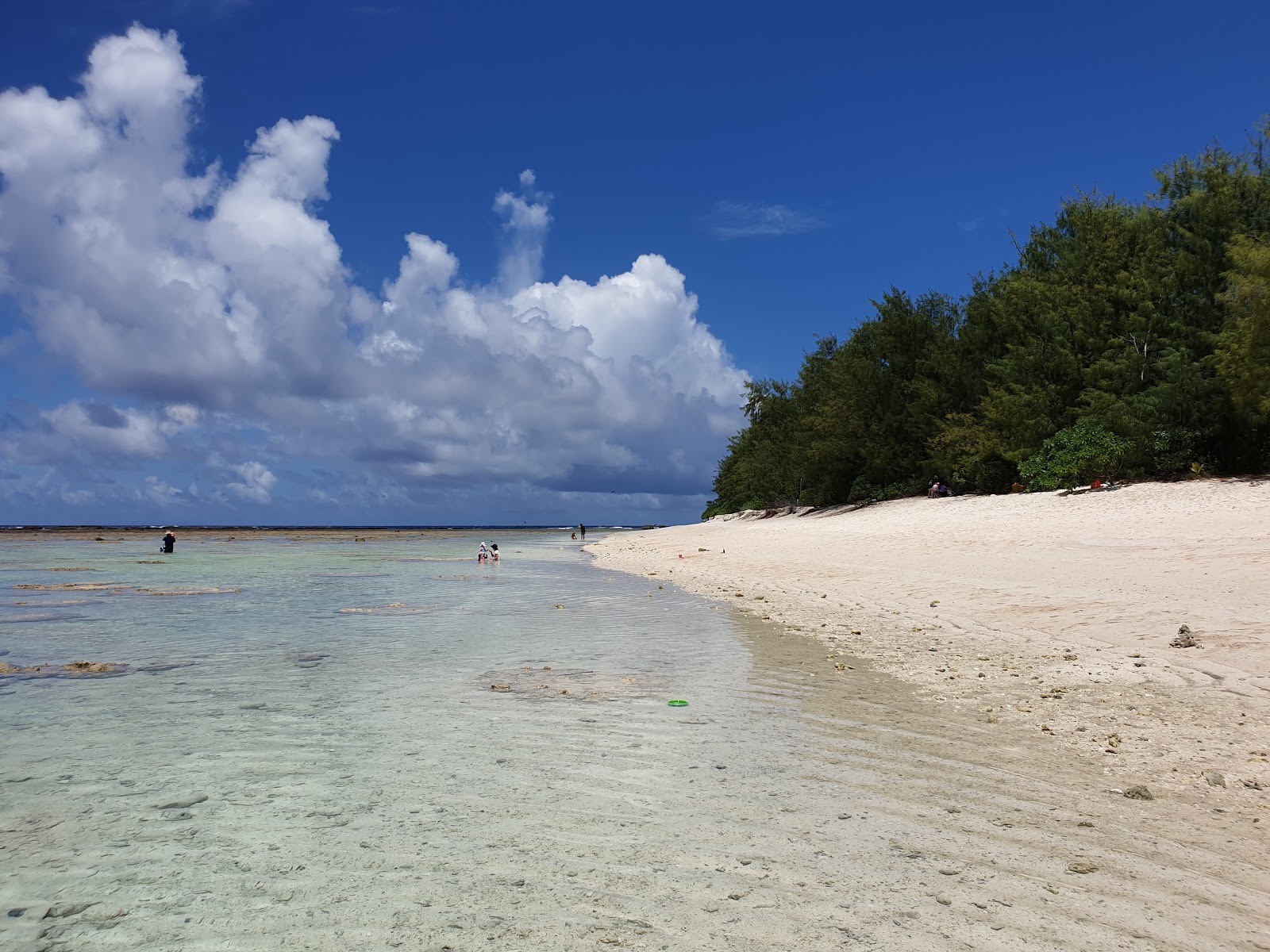 Foto van Ritidian Beach met turquoise puur water oppervlakte