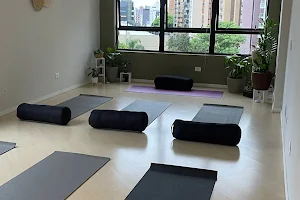 Sankalpa Studio de Yoga | Yoga no Água Verde | Vinyasa Yoga em Curitiba image