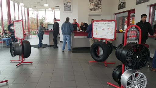 Tire Shop «Discount Tire Store - Lakeland, FL», reviews and photos, 6975 US Hwy 98 N, Lakeland, FL 33809, USA