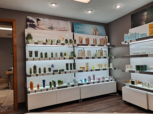 Hair Salon «Head Quarters Salon & Spa», reviews and photos, 6071 Middle Ridge Rd, Lorain, OH 44053, USA