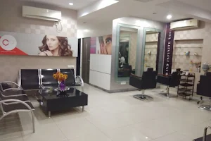 Cosmic9Spa and Unisex Hair and Beauty Salon image