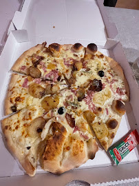 Plats et boissons du Pizzeria Pizza Minut à La Clusaz - n°2