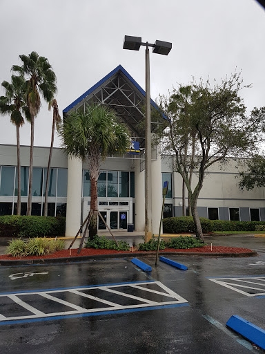 Used Car Dealer «CarMax», reviews and photos, 7420 W State Rd 84, Davie, FL 33317, USA
