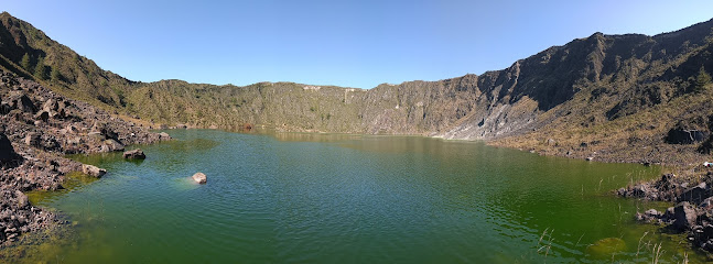 Lago en el crater del Chichonal