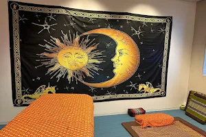 SunMoon Massage image