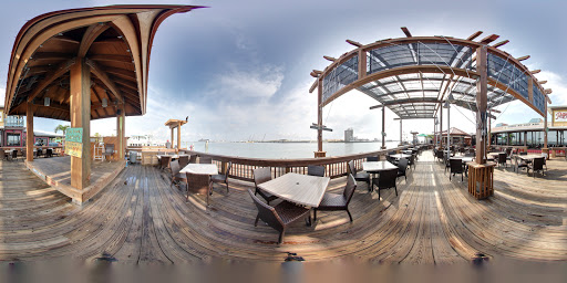 Rusty's Seafood and Oyster Bar
