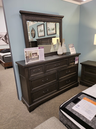 Furniture Store «Raymour & Flanigan Furniture and Mattress Store», reviews and photos, 1360 S Washington St, North Attleborough, MA 02760, USA