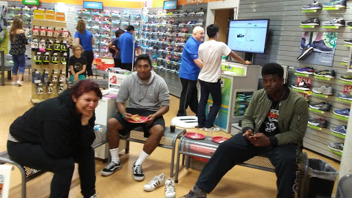Running Store «Road Runner Sports», reviews and photos, 1125 Industrial Rd d, San Carlos, CA 94070, USA