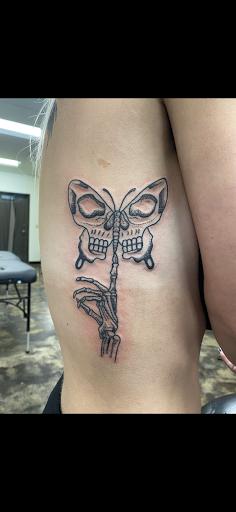 Find bright ideas tattoo and piercing reviews for your next unique tattoo in Sioux Falls at Heart Tattoo